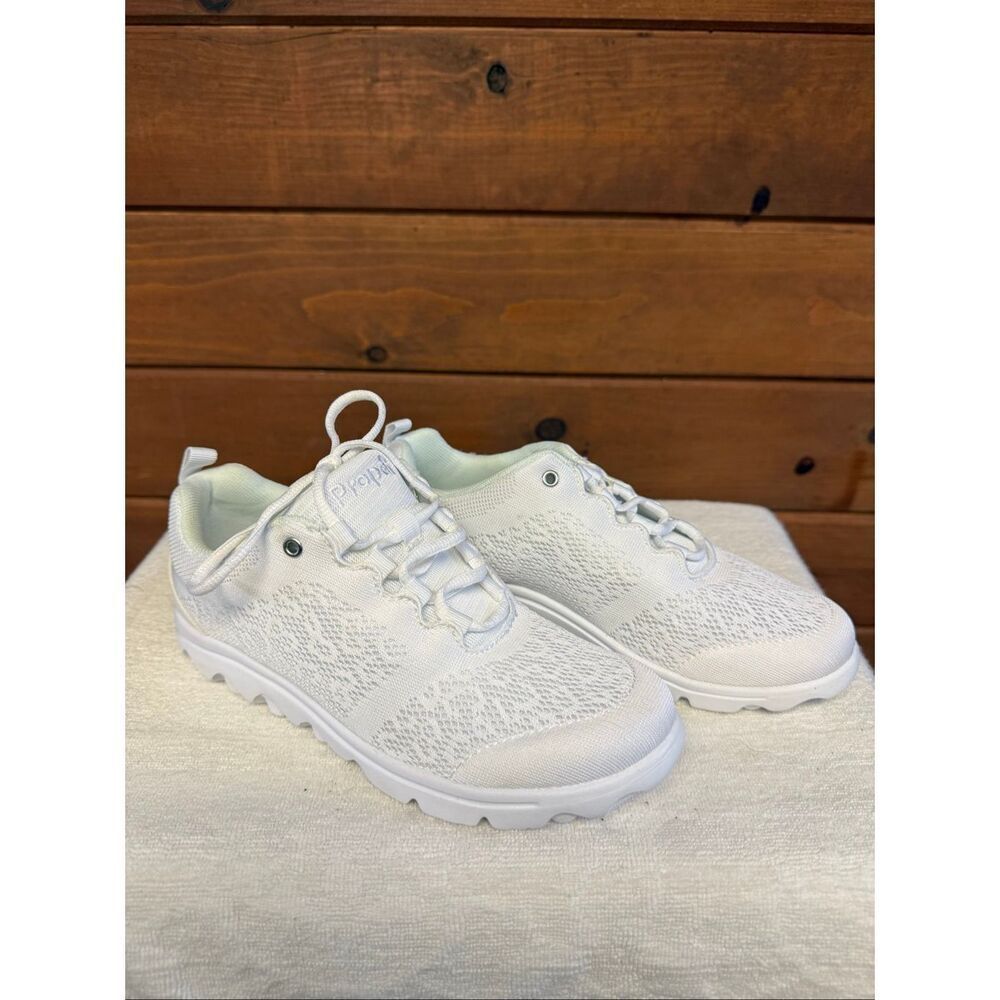 Propet Women's TravelActiv sneakers White Sz 6 Wide NWOT